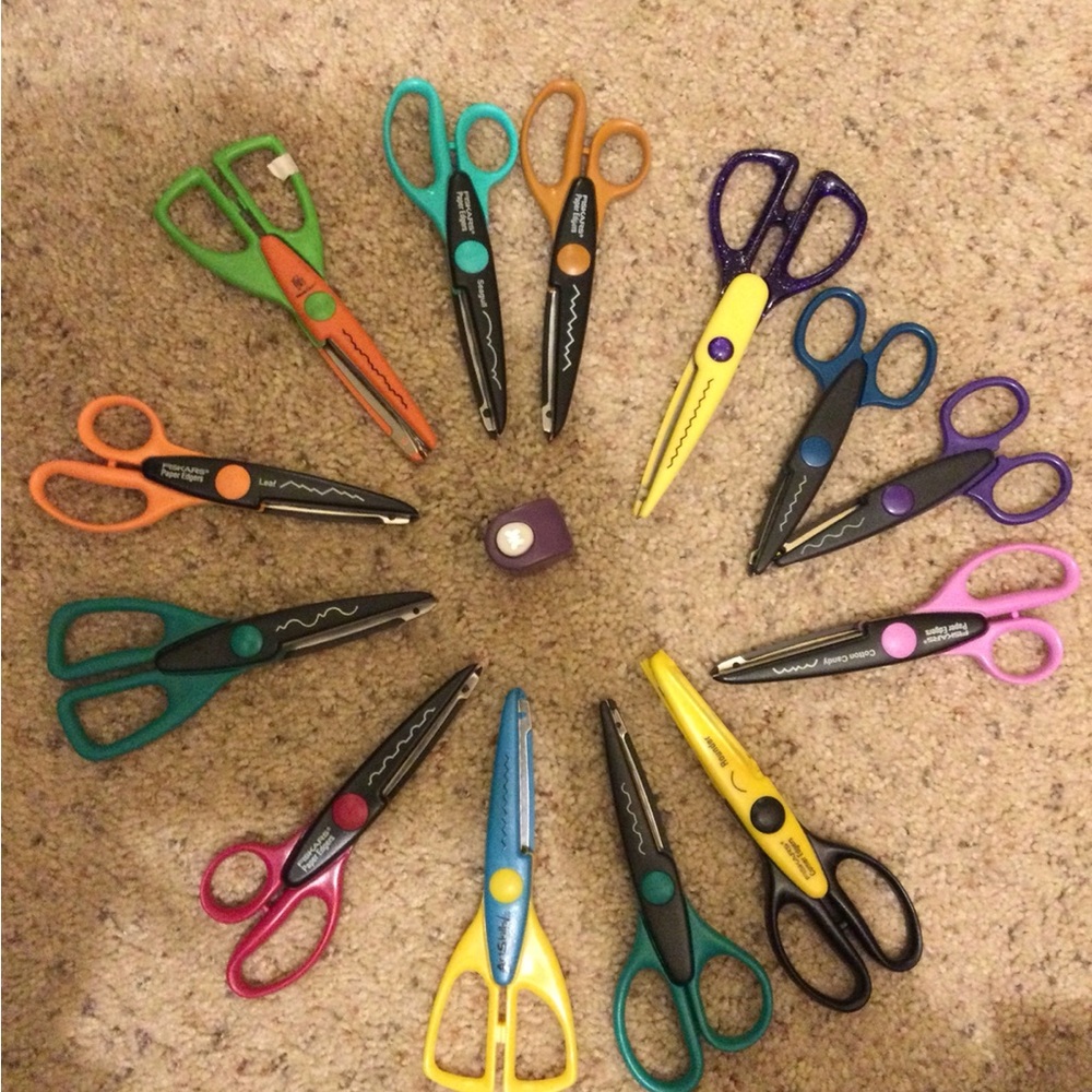 Scrapbook scissors